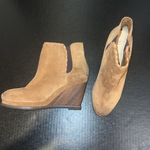 NWOT Women’s Western Ariat Leather Wedge Ankle Boots in Cognac - Picture 6 of 10